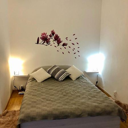 Mia'S House Apartment Питещ Екстериор снимка